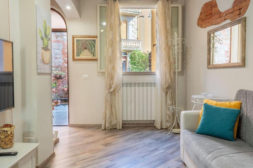 Casa Vacanze L'Angolo Fiorito เบตตอลเล ภายนอก รูปภาพ
