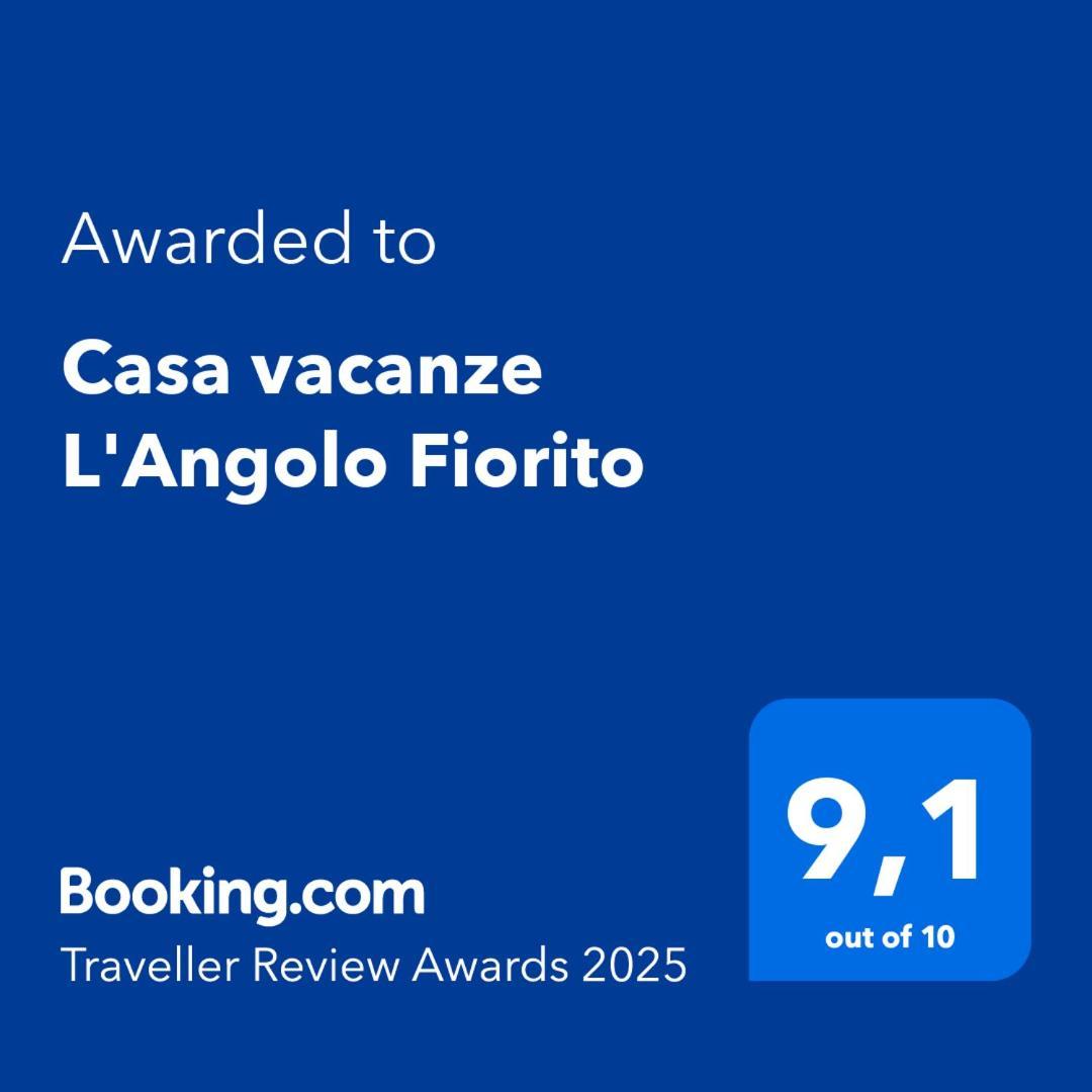 Casa Vacanze L'Angolo Fiorito เบตตอลเล ภายนอก รูปภาพ